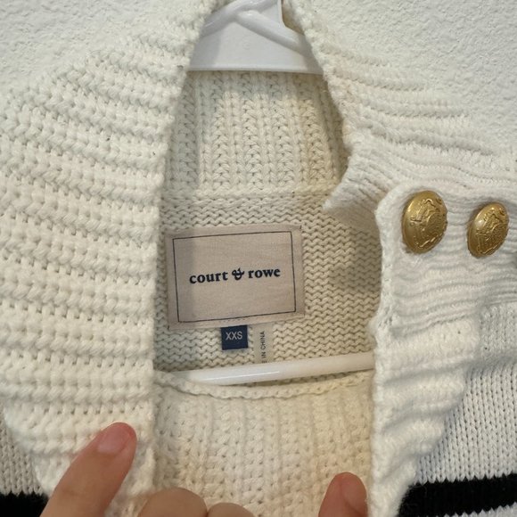 COURT & ROWE Black Sweater - Picture 5 of 7